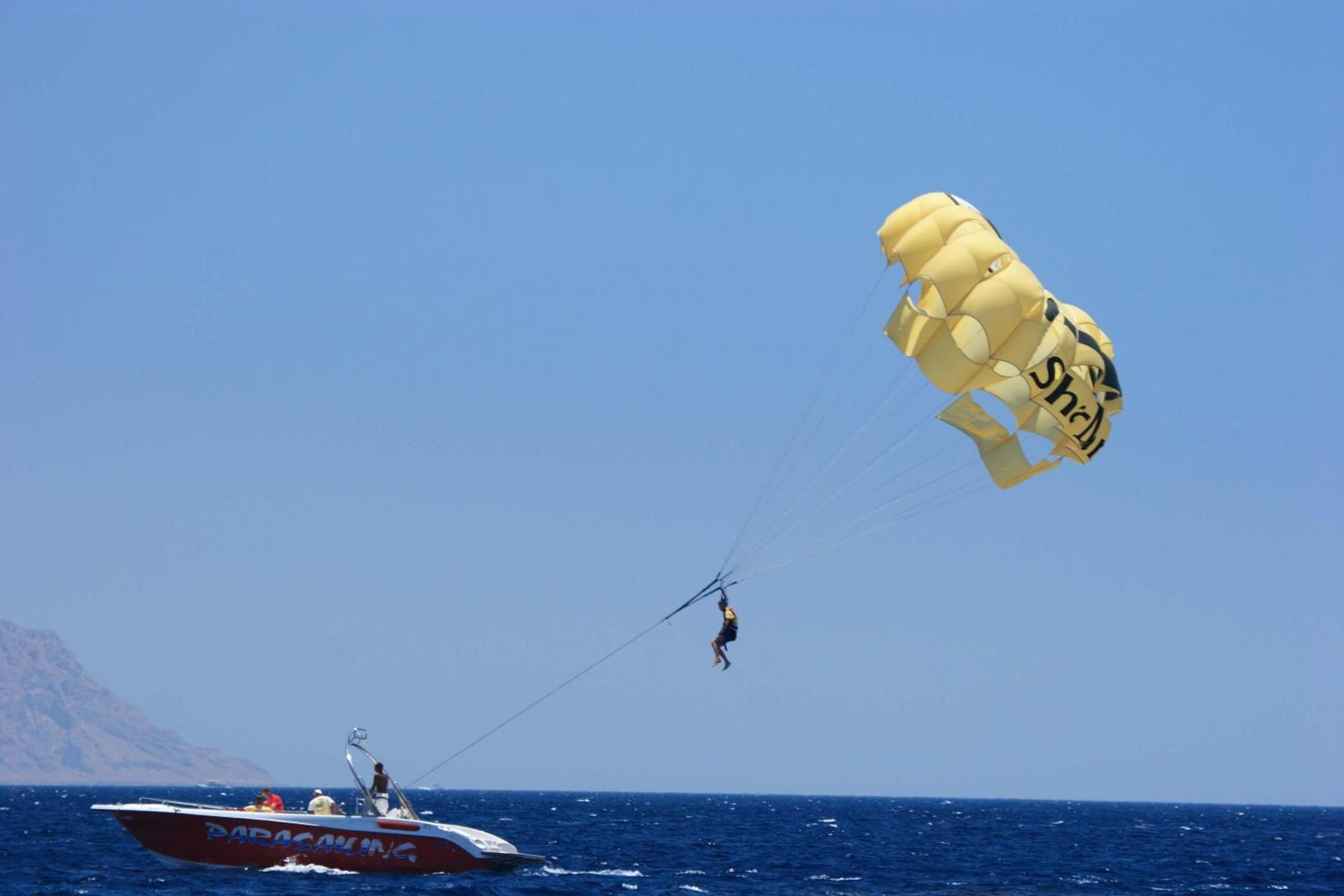 Sultan Gardens Resort Sharm El Sheikh Luaran gambar Parasailing in Crete, Greece