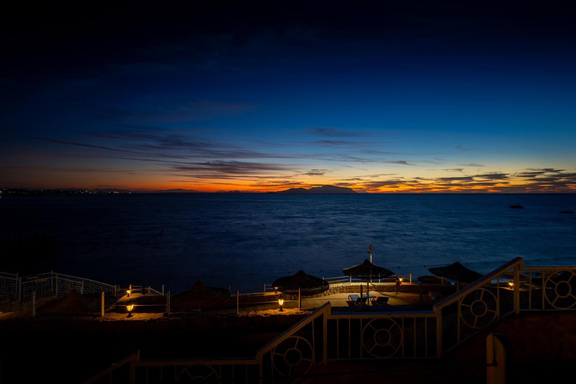 Sultan Gardens Resort Sharm El Sheikh Luaran gambar Sunset at the beach